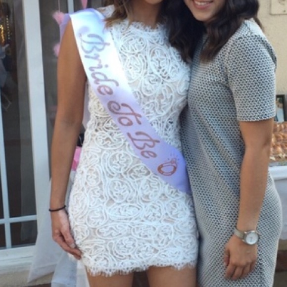 Little white dress - Picture 5 of 5